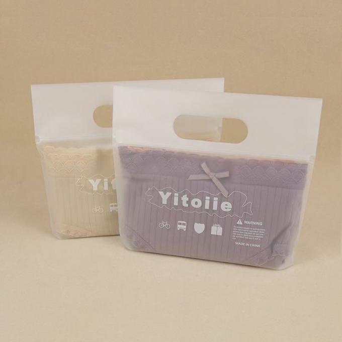 طباعة مخصصة أكياس بلاستيكية قابلة لإعادة الإغلاق صديقة للبيئة مع مقبض من أجل الملابس 4