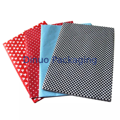 مناديل ورقية ذات لون مزدوج من Polka Dot Gingham لتلبيس الأظافر في صندوق الأحذية
