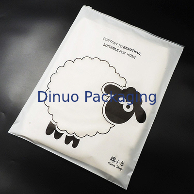 حقائب التعبئة والتغليف CPE القابلة لإعادة التدوير حقيبة الملابس CPE / PVC / PE Ziplock 17 X 20cm
