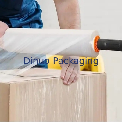 فيلم التمدد والانكماش الأحمر من LLDPE 0.012mm مصمم مع مقبض بلاستيكي